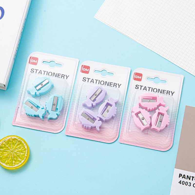 Cross-border direct supply of 3 packs single hole small fish pencil sharpener mini portable pencil sharpener manual cute student pencil sharpener full figure