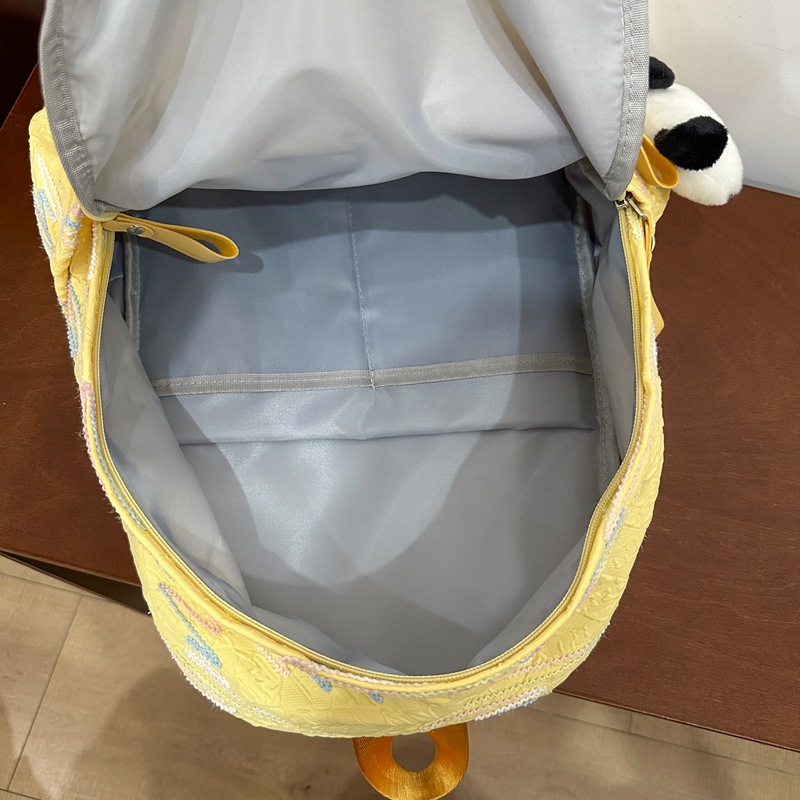 双肩背包实物图