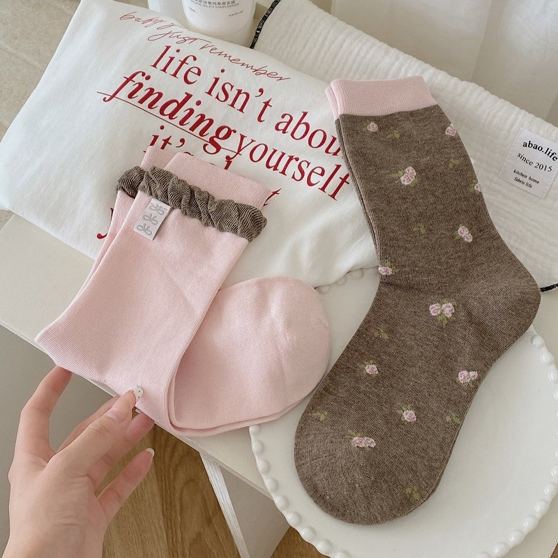 Sweet style Korean small floral socks for women, Japanese-style versatile mid-calf socks, pinkish-brown boneless pile long socks for one-piece delivery at the sock stall details Picture