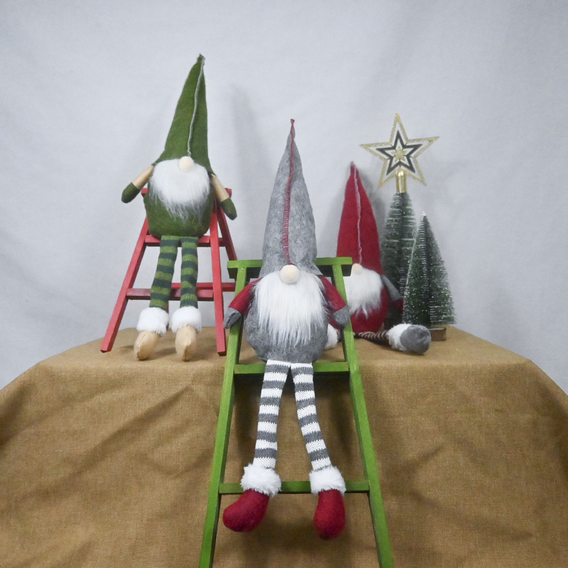 圣诞节装饰摆件圣诞老人毛绒公仔长腿鲁道夫摆件创意圣诞礼物产品图