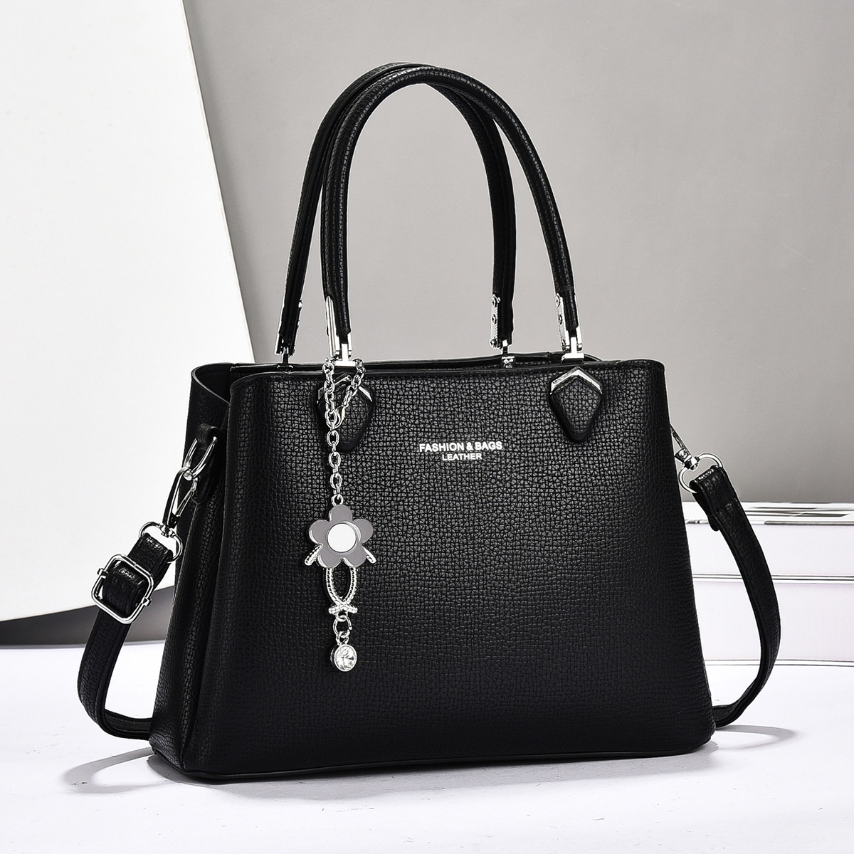 Versátil otoño mujer 2025 moda bolso bolso crossbody nueva atmósfera bolsa de mediana edad bolsa de mamá moda Specification image