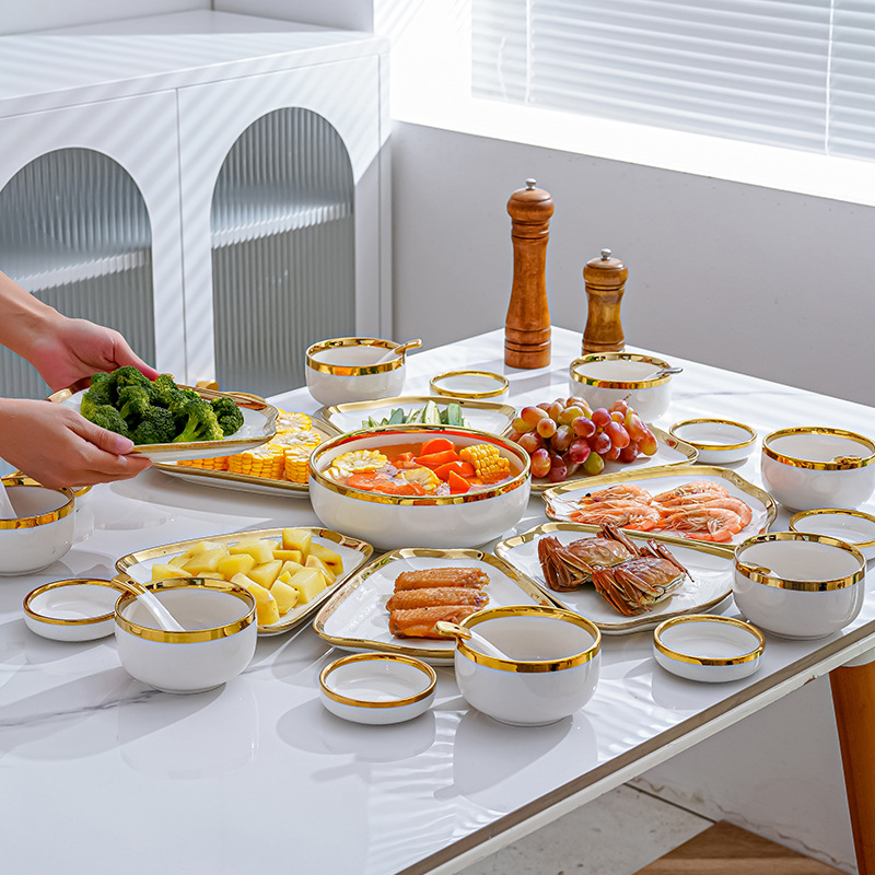 Ceramic reunion dinner platter tableware combination plate, popular dish plate, bowl and dish set, home New Year's Eve dinner family platter Application Scenario
