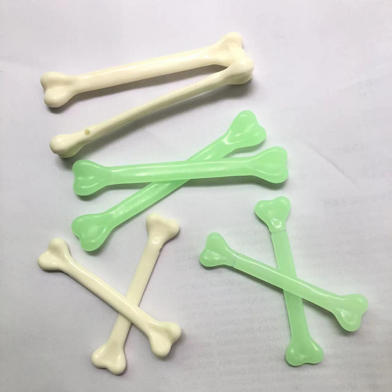 Halloween decorative bone props, prank toys, necklace accessories, white/luminous plastic skull bones Specification image