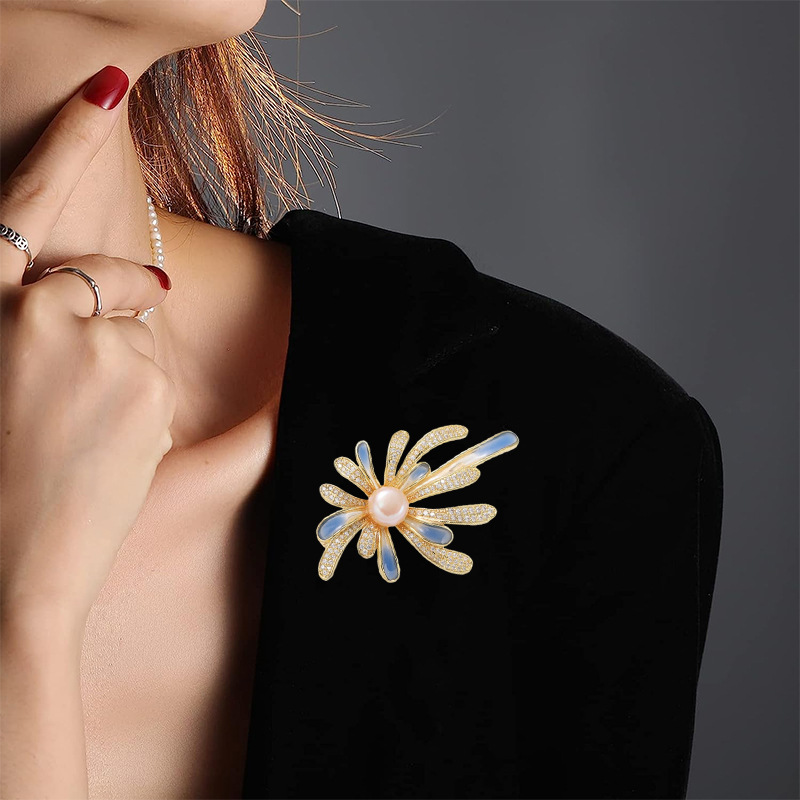 Wholesale of high-end, niche enamel zircon fireworks, fashionable freshwater pearl clothing accessories, brooches and corsages Application Scenario
