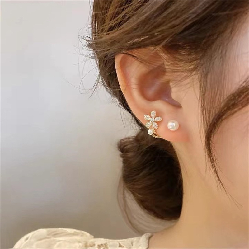 Korean Version Of Fashion Simple Temperament Pearl Flower Zircon Piercing Women's Earrings Cross-Border Foreign Trade Supply Wholesale