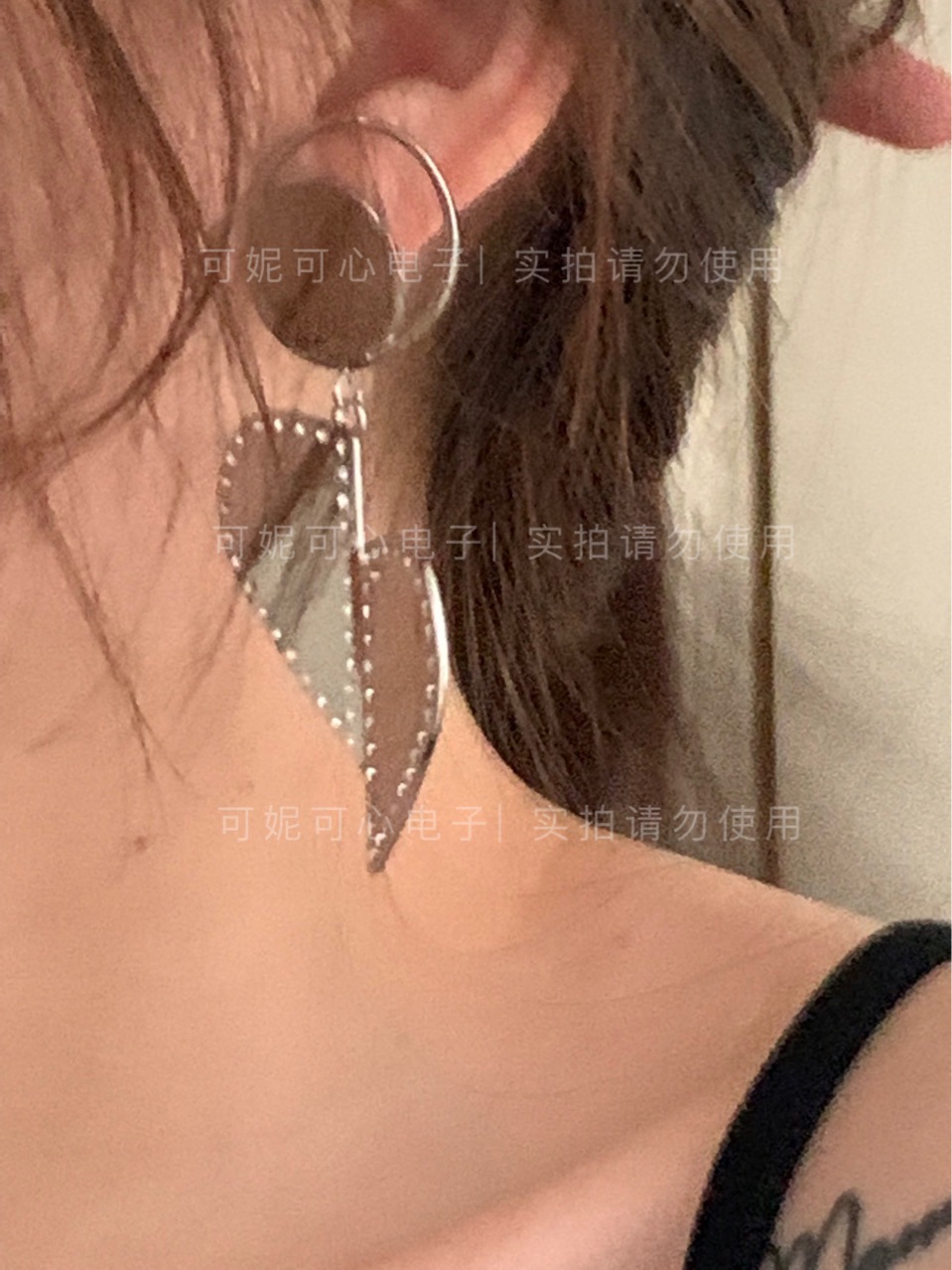23新款工艺很复杂的一款耳夹爱心对折工作光面有略痕单只银色B2/2详情9