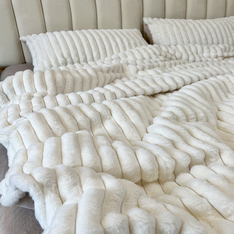 Soft rabbit fleece milk fleece bed sheet and quilt set, winter coral fleece baby fleece bed sheet and quilt cover, flannel bedding