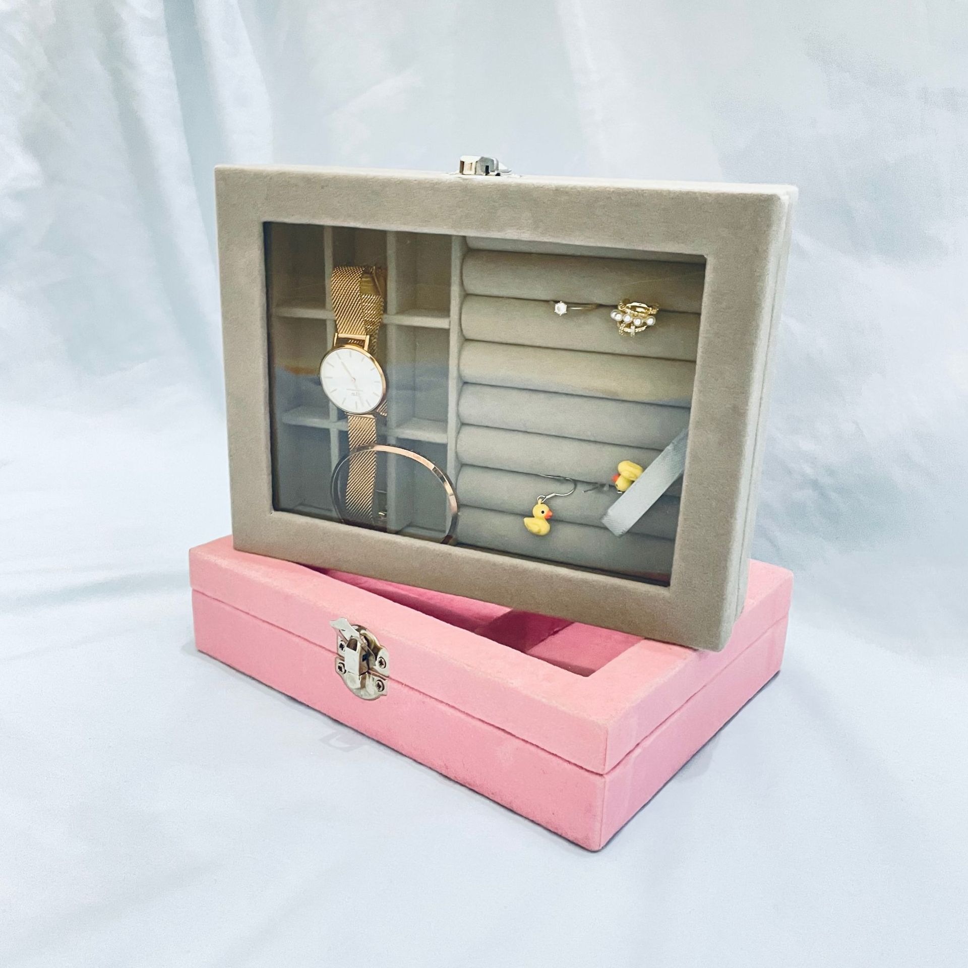 Velvet jewelry boxes, accessories, necklaces, rings, storage boxes, earrings, pendants, jewelry boxes, household single-layer velvet boxes wholesale Specification image