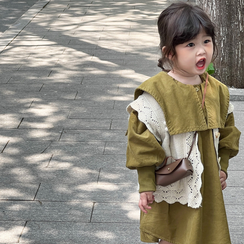 The new autumn and winter crossbody bag from Korean Instagram is a trendy choice for children's clothing and coin purses Specification image