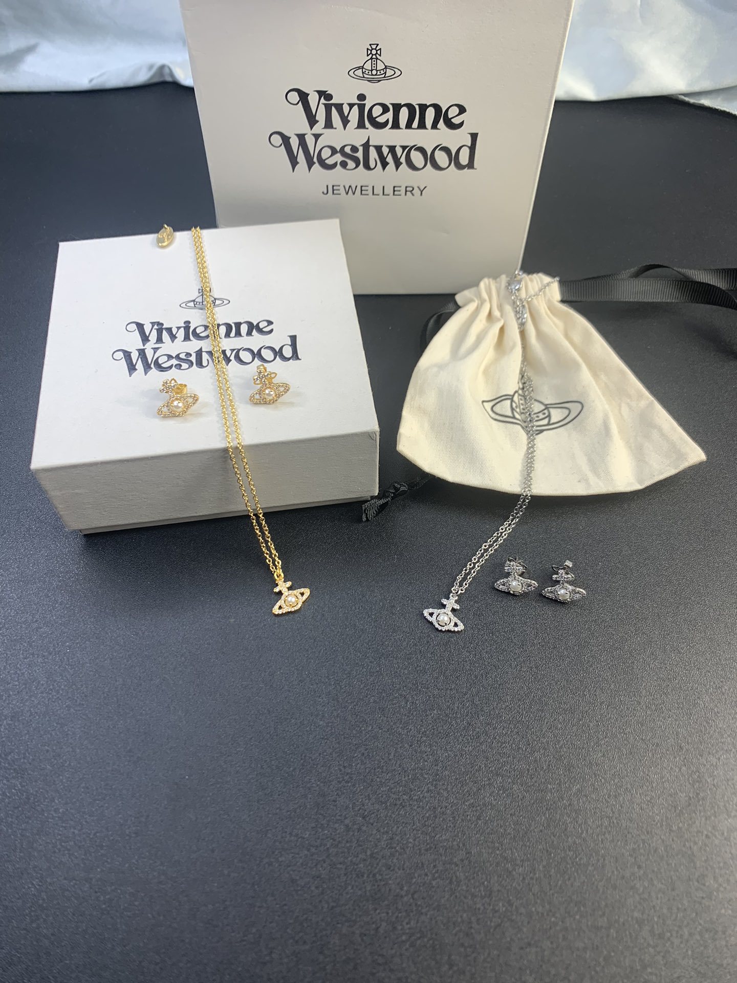 Cross West Empress Vivian Cross Line Zircon Pearl Saturn Necklace Small Red Book Quick Group A Traceless Generation Item Picture