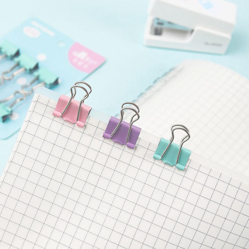 Factory direct supply of 15MM small long-tail clips for effortless storage of office dovetail clips and metal clips for binding receipts and documents Application Scenario