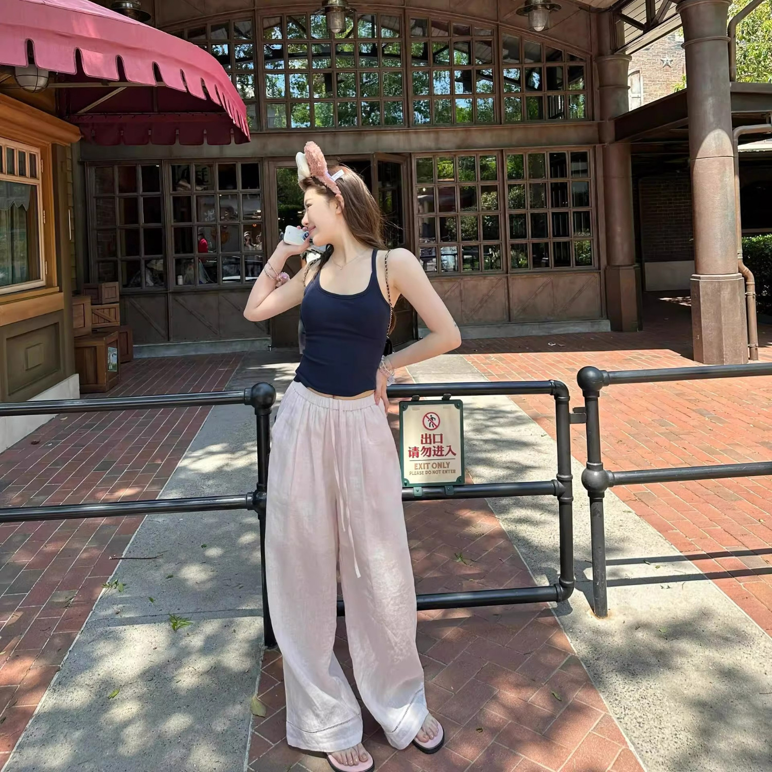 Thin cotton and linen pink linen wide-leg pants for women with a gentle summer feel, loose and casual lace-up, elastic waist and drape straight-leg pants details Picture