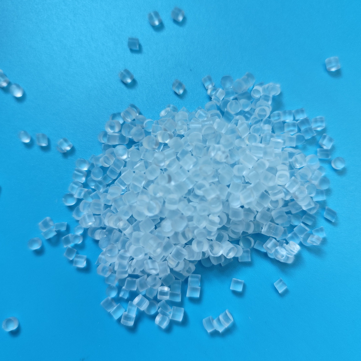 Wholesale discounts on TPE material transparent particle injection molding TPR70A natural color rubber compound, toy material and thermoplastic elastomer Specification image
