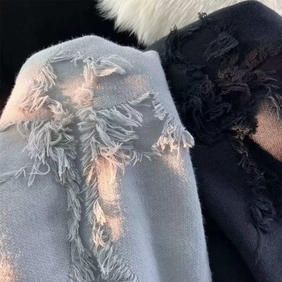 Round-neck sweaters for men and women, Hong Kong trend brand ins loose tops, solid color simple and versatile casual couple outfits, knitted sweaters Application Scenario