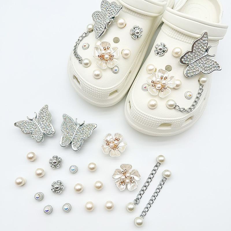 Cross Cross Crocs Diy Accessories Removable Decorative Buckle Cartoon Shoes Flower Shoe Buckle Upper Accessories Application Scenario