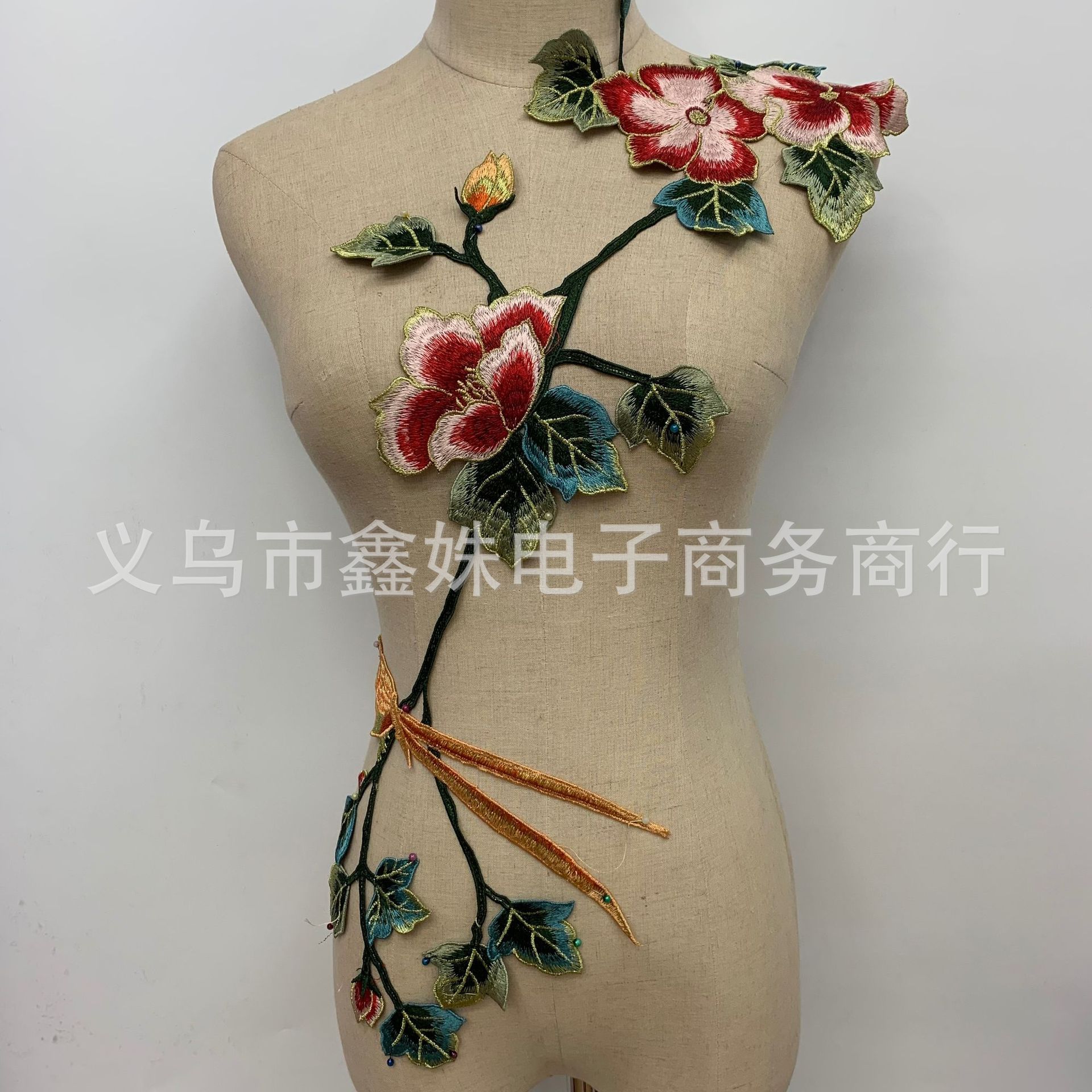 鸟花水溶布贴电脑刺绣彩色服装旗袍 厂家供应批可批发