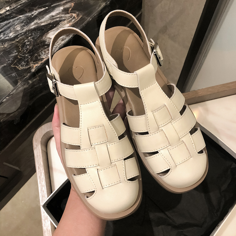 软皮休闲凉鞋产品图