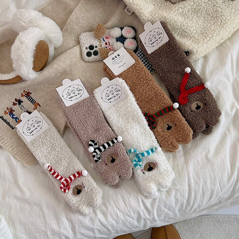 Sock stall, one-piece consignment, bear coral fleece socks, cute cartoon mid-calf socks for girls, winter warmth, thickened fleece socks, non-shedding sleep socks, one-piece consignment details Picture