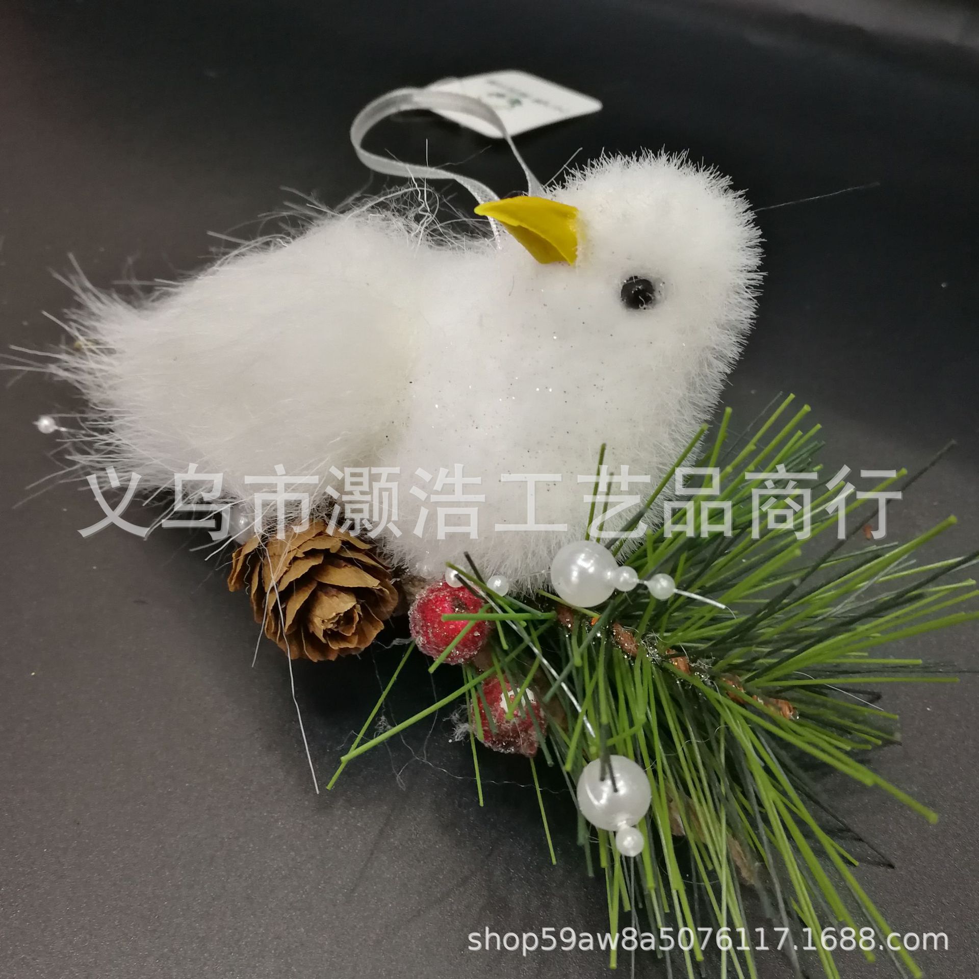 Source Manufacturers Supply Pendant Simulation Decoration Feather White Foam Bird Christmas Decoration Accessories Plush Feather