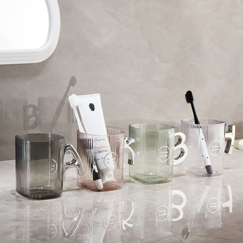 Wholesale large-capacity toothbrush cups, household mouthwash cups with handles and a high-end feel, simple plastic transparent brushing cups, water cups
