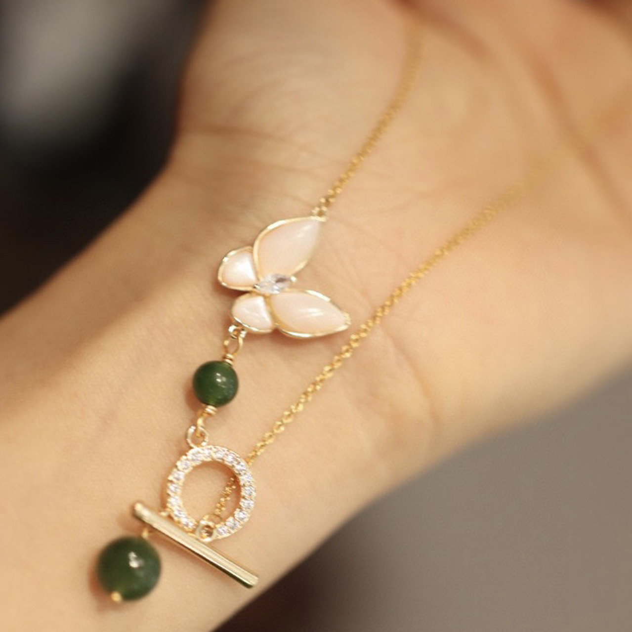 Natural Russian jade pendant necklace set, jade double-wing butterfly ring earrings, simple and elegant gift