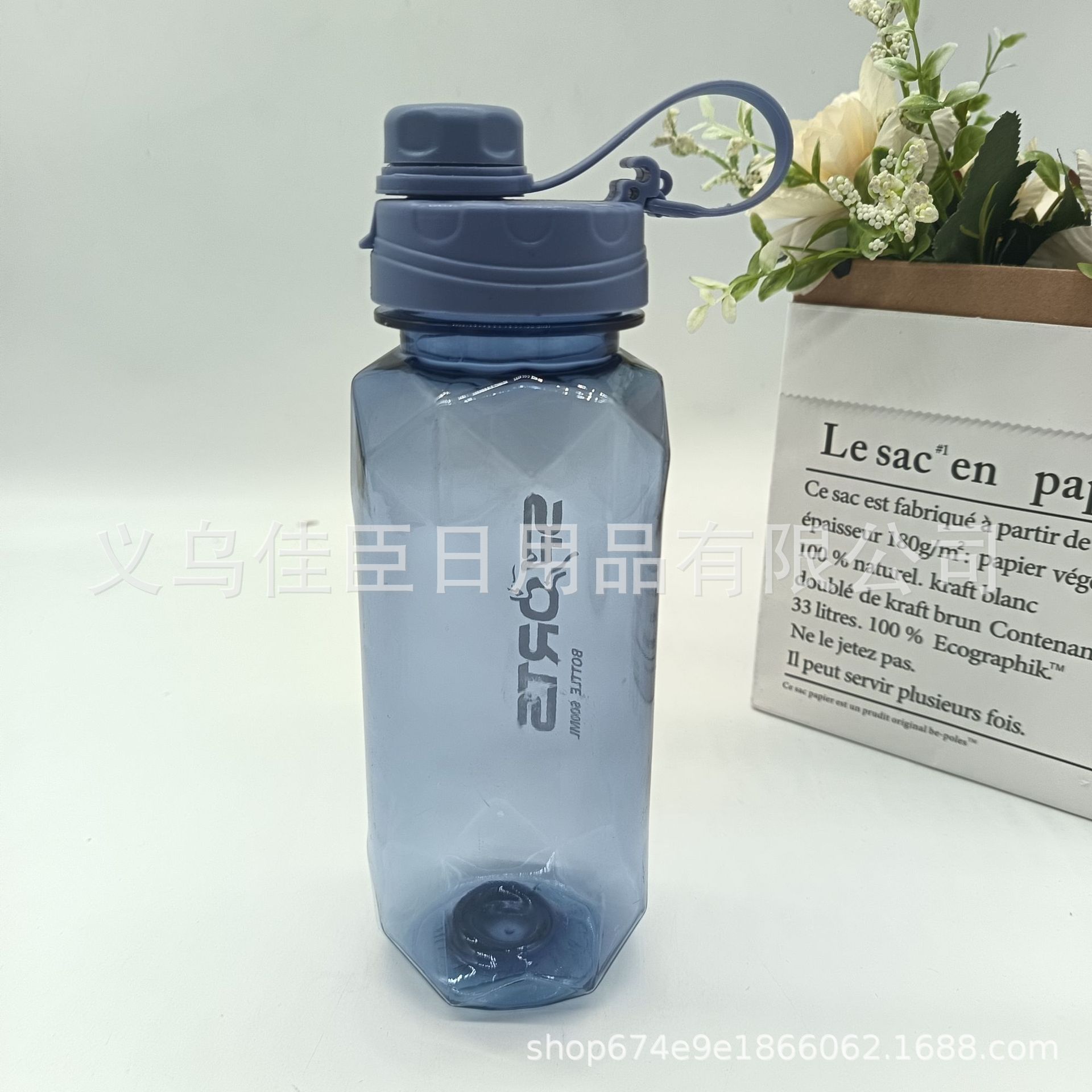 Sports water bottle, outdoor portable fitness water cup, space cup, hand-held, minimalist letter pattern boys' space cup wholesale Application Scenario