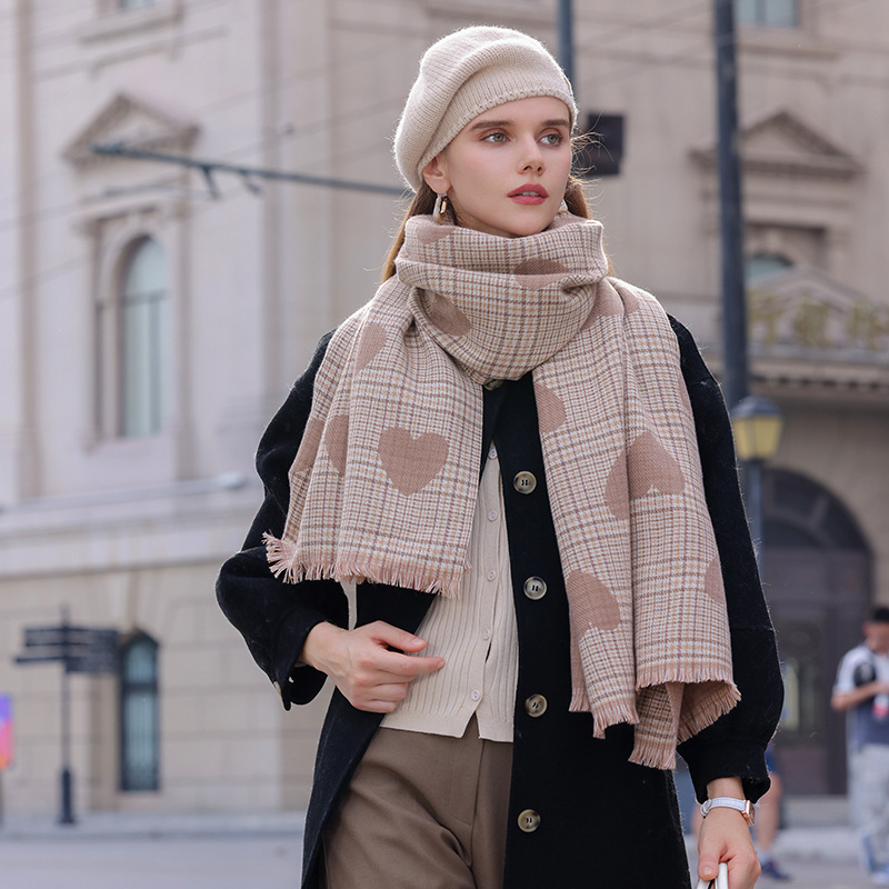 Scarf Woman Senior Love Printed Long Warm Autumn And Winter Scarf New Winter Fashion Commuter Scarf Woman