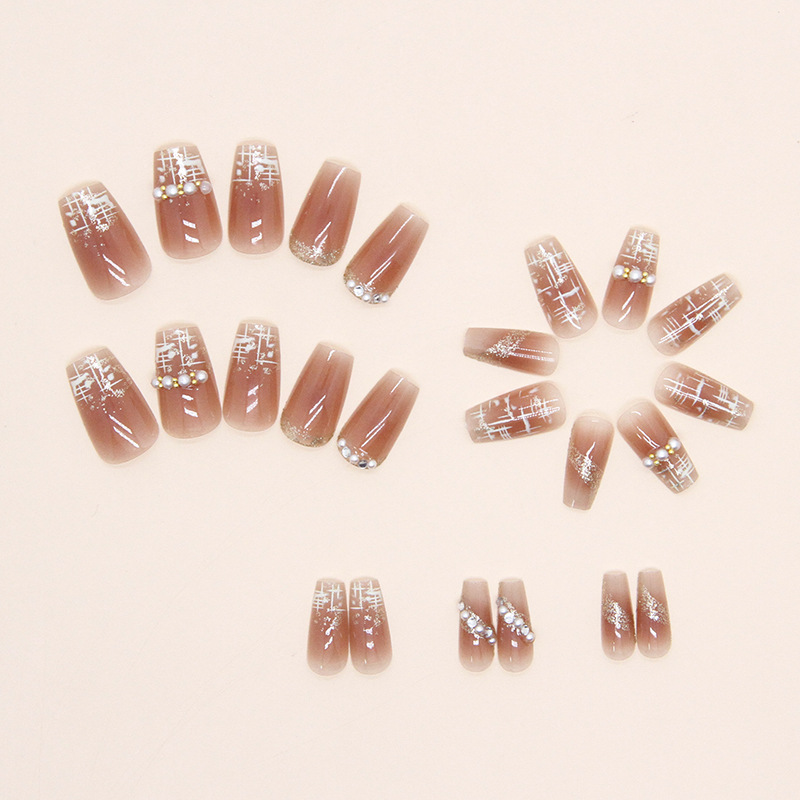 Gentle and fair spring, little Chanel style pearl nail art, cute short ballet nail, wearable nail art piece wholesale Application Scenario