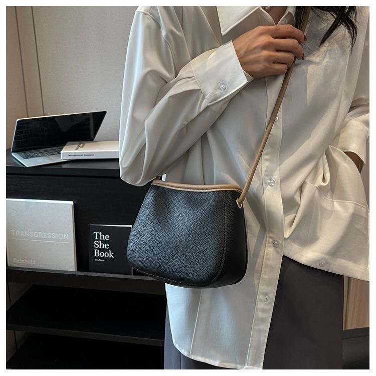 2023新款网红小包包女洋气百搭ins风轻便高颜值外出斜跨单