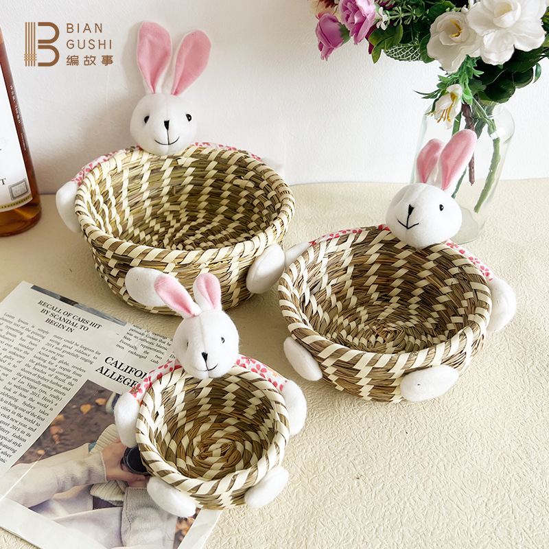 Manufacturers Direct Thatched Bear Storage Basket Straw Storage Basket Handicrafts Home Decoration Easter Gift Basket Application Scenario