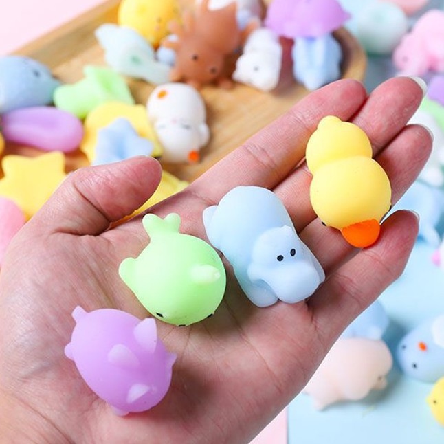 Animal ball kneading Fun, novel and creative student gifts from Japan and South Korea, stress-relieving seal dolls, and venting toys Application Scenario