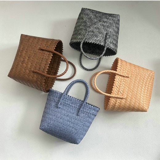 Hand-woven handbag, large-capacity plastic woven basket, small square bag, souvenir bag, simple hand-carry, versatile women's bag details Picture