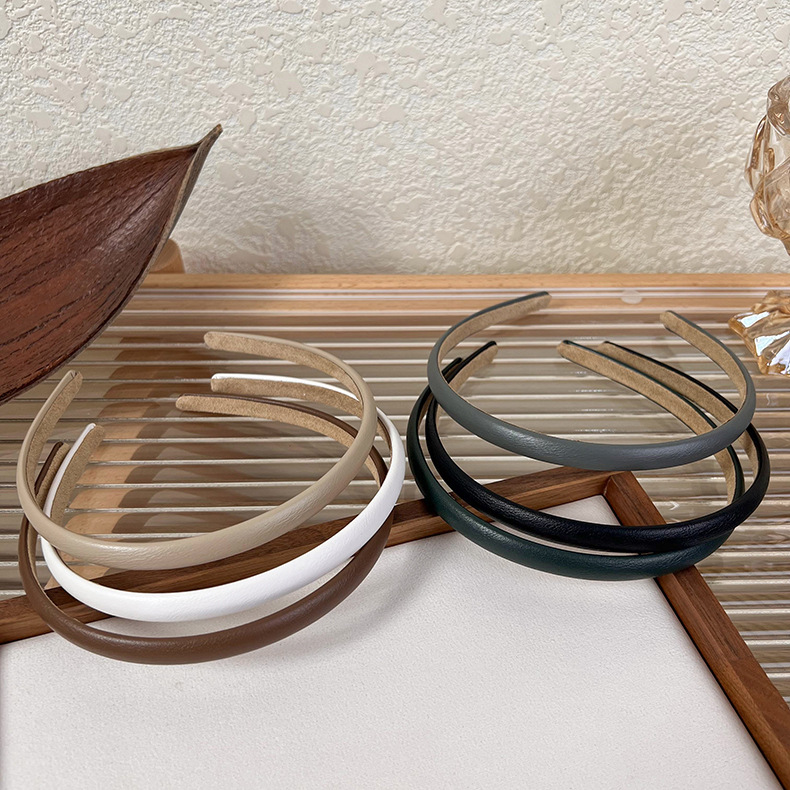 Korean autumn and winter retro style, versatile leather thin hair band, simple French niche design pressure-sensitive hair band and hair accessory Specification image