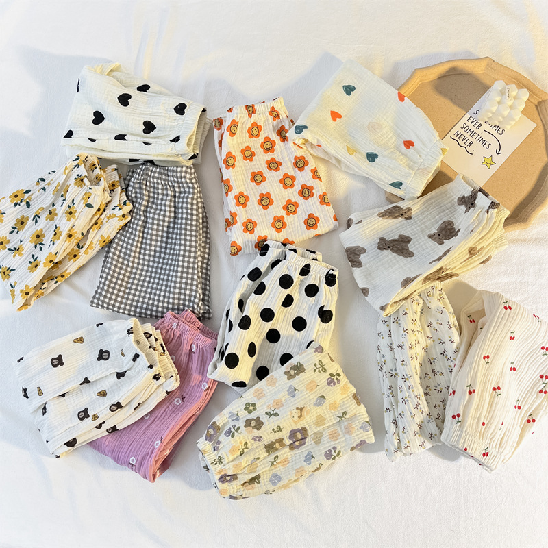 Children's Korean-style cotton yarn mosquito repellent pants 2024 Summer new style for boys, girls and babies double-layer gauze casual breathable trousers Item Picture