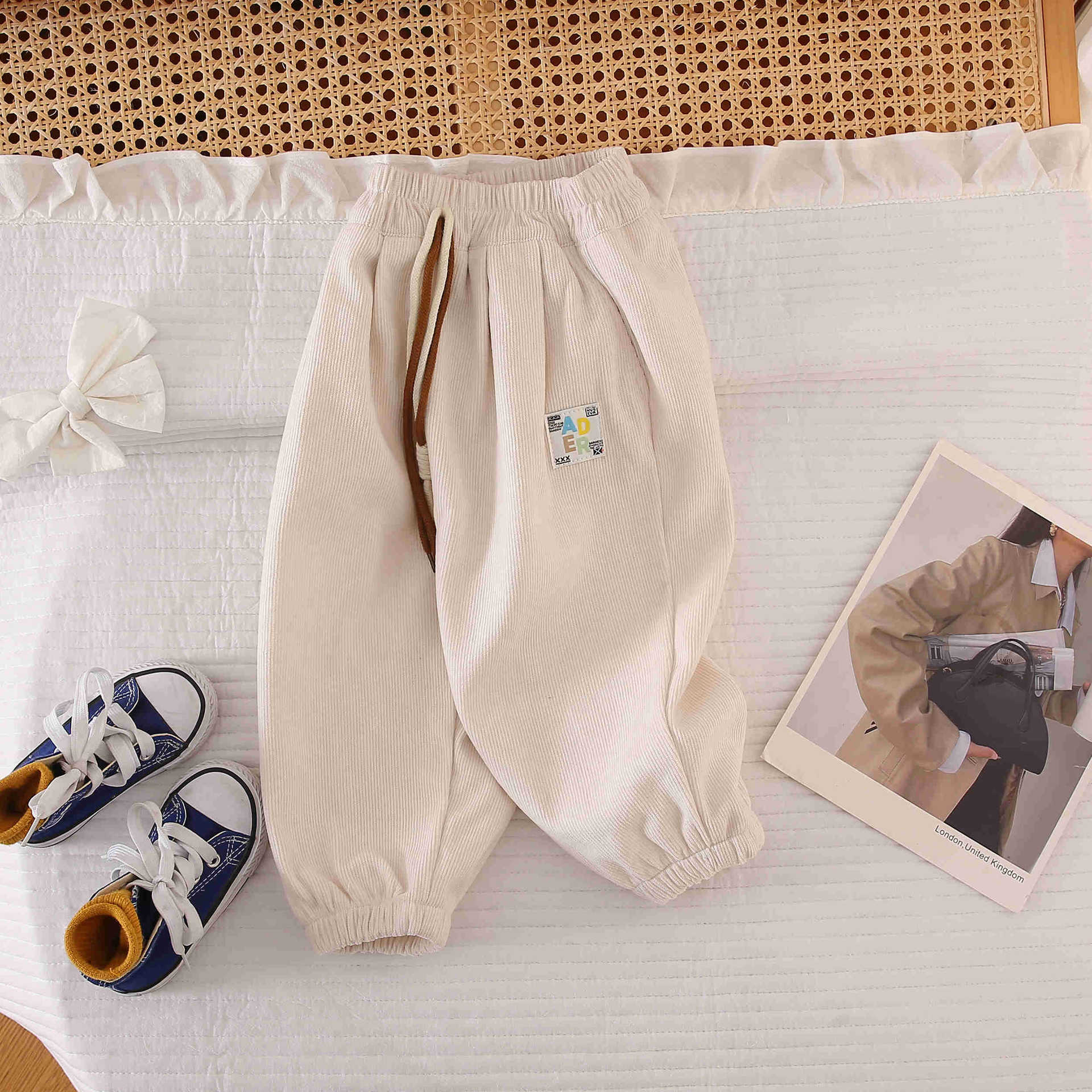 Spring and Autumn's new style of pants: boys' sportswear pants, girls' corduroy loose tight-fitting pants, casual and stylish baby pants Specification image