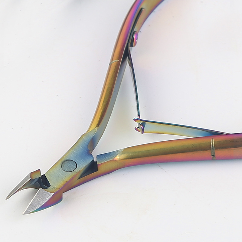 Stainless steel D501 color titanium exfoliating scissors, nail care, nail steel push, nail art tools, exfoliating pliers set, shanilak Application Scenario