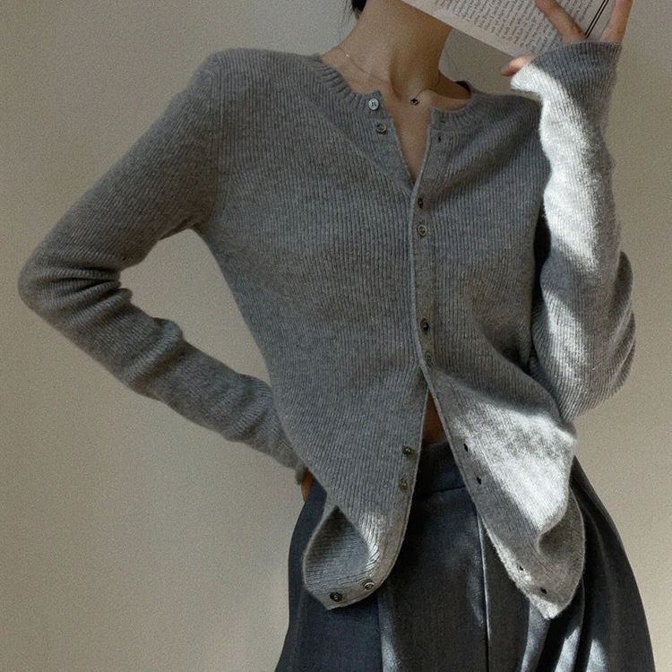 ~ Su LAN wool knitted sweater for women in autumn and winter, V-neck long-sleeved cardigan, small coat, Merino wool sweater Specification image