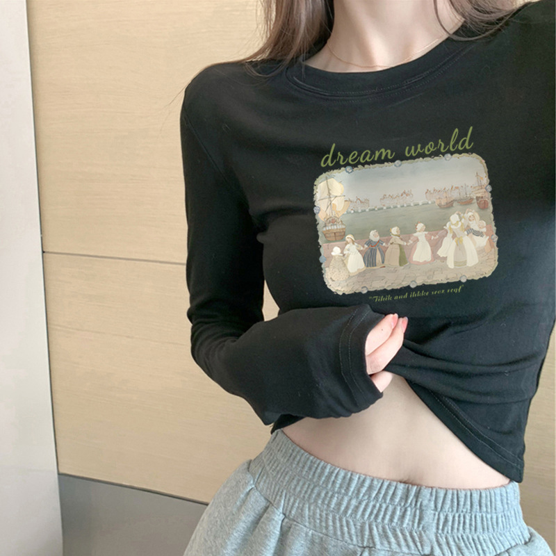 The new French Spice girl short long-sleeved T-shirt for women's wear in the autumn of 2023 can be paired with a base layer and is a versatile and casual top Application Scenario