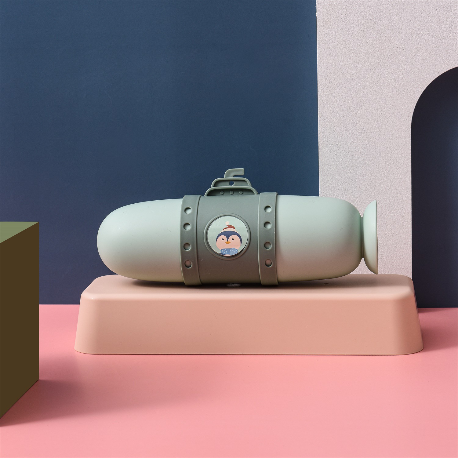 Creative portable submarine toothbrush box, travel toothbrush storage box, portable toiletry cup, cute couple toothbrush box set Specification image