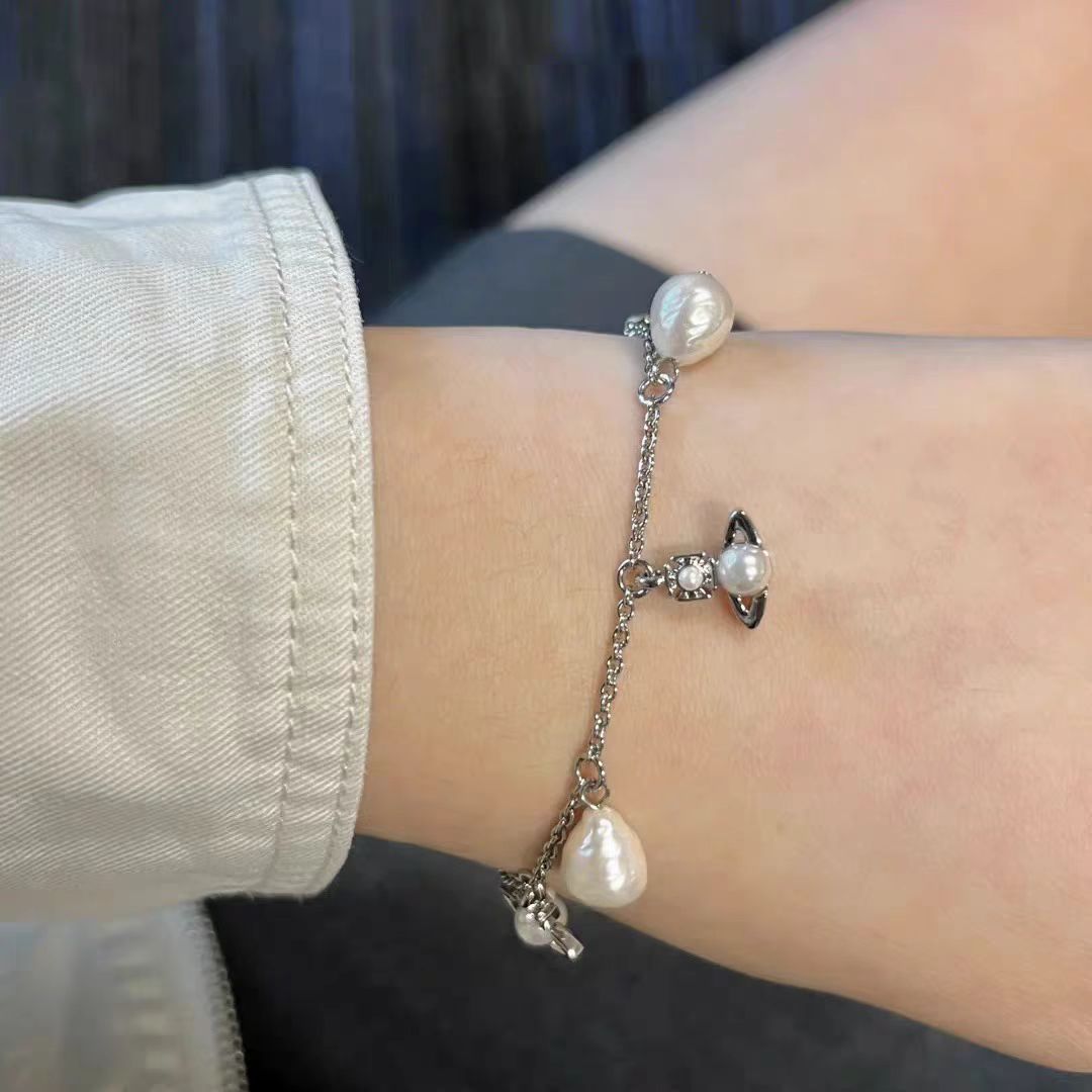 【 Factory Direct Sales 】 Wholesale and consignment of the Western-style Queen of the West Baroque pearl tassel small Saturn necklace for women pic 10