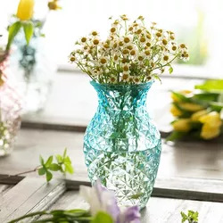 Home decoration Green creative three-dimensional transparent glass vase for flower centerpiece Application Scenario