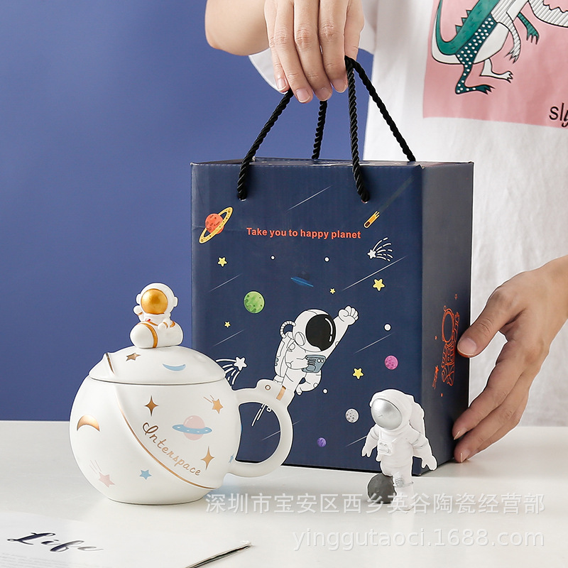 Cartoon rocket Planet mug, creative space astronaut water cup, large-capacity coffee cup gift box, ceramic cup