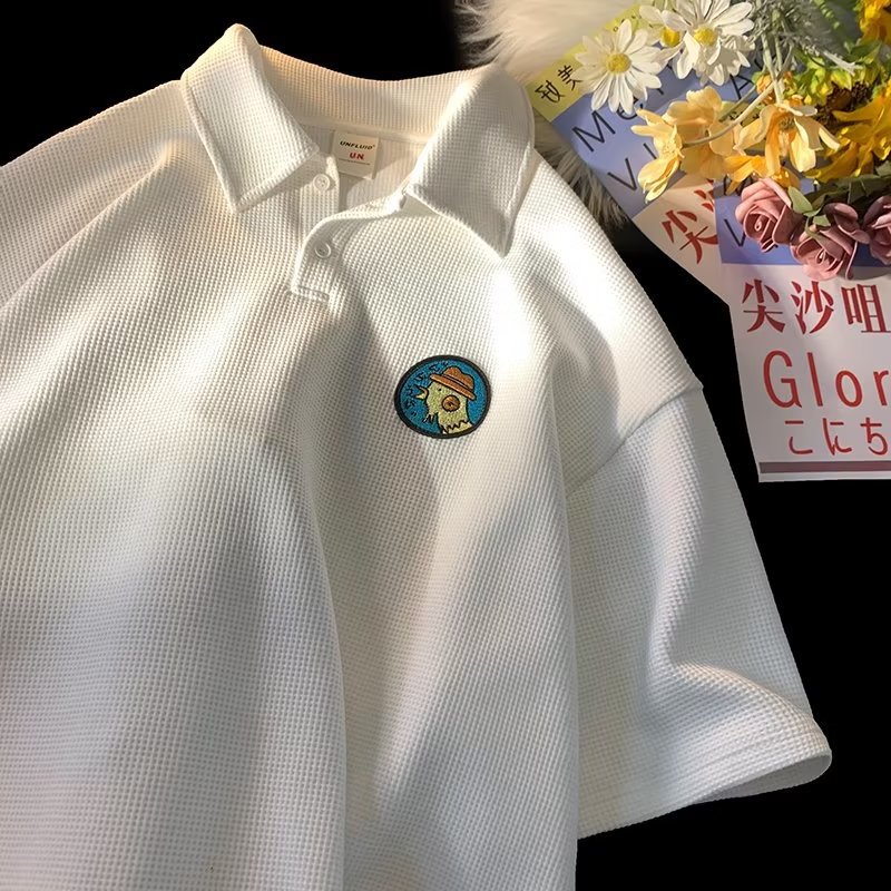 This is a stylish, off-the-shoulder, short-sleeved T-shirt for men. It's a trendy summer brand that goes well with ins. It's a loose, pure cotton, half-sleeved POLO shirt Specification image
