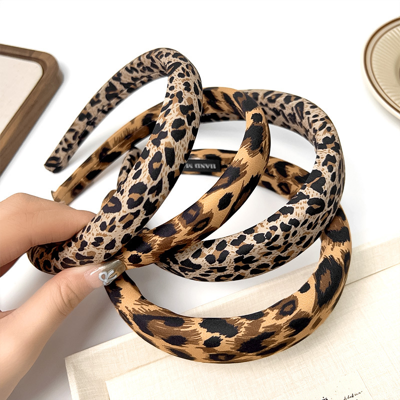 Retro leopard print fabric hair band, cross-border new high top headband, stylish and fashionable hair clip, niche high-end hair accessory details Picture