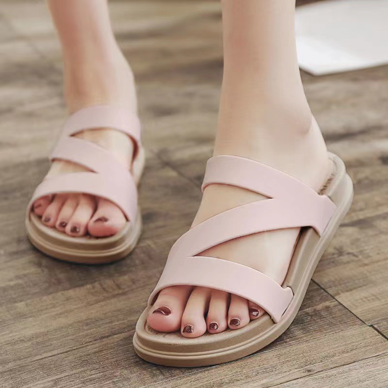 Summer trend for Women in slippers 2024: New, stylish and versatile, classic for beach outings. Korean-style cool slippers for women to wear when going out details Picture