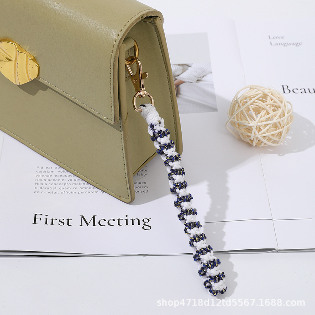 Wholesale of Bohemian colored cotton thread twist hand-woven anti-loss keychains, pendants, bags and decorative pendants Application Scenario