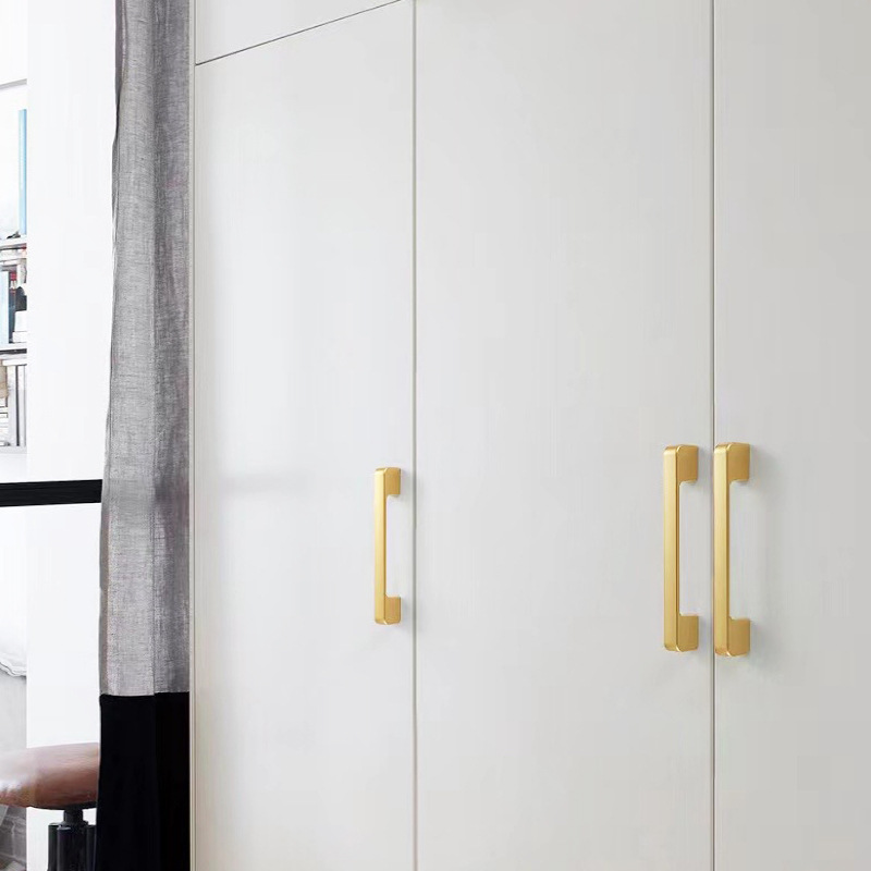 Golden aluminum alloy handle, cabinet door, drawer, kitchen cabinet, wardrobe door handle, light luxury, modern and simple single-hole hardware handle Application Scenario