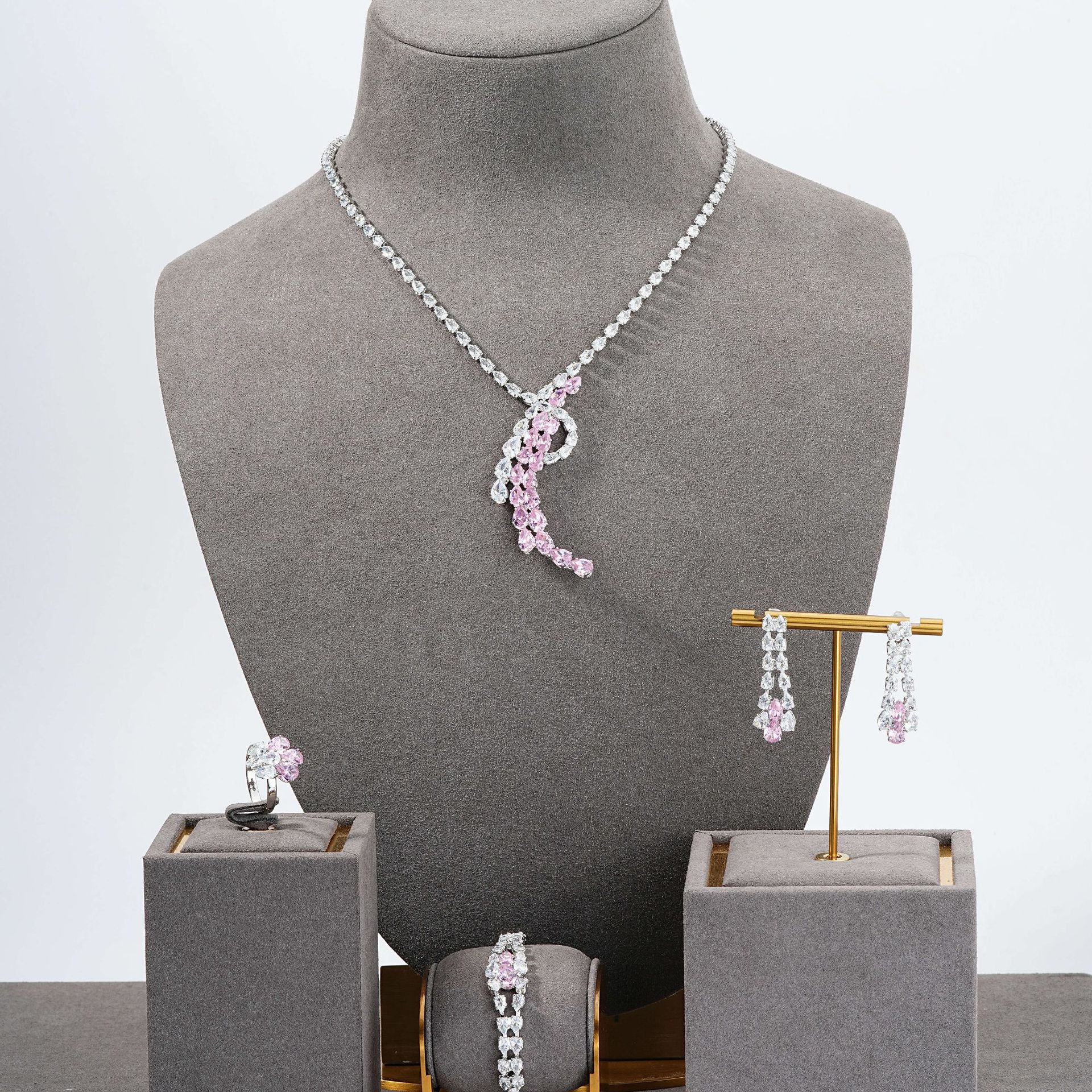Kashi Autumn European and American Personalized Creative Irregular Geometric Zircon Necklace, bracelet, stud Ring Gift Set details Picture