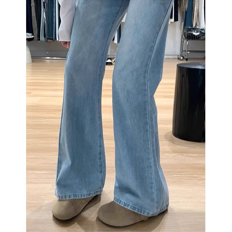 Light-colored, slightly flared jeans for women, a new summer style. Plus-size, slimming, pear-shaped figure, flared hoof-shaped pants Item Picture