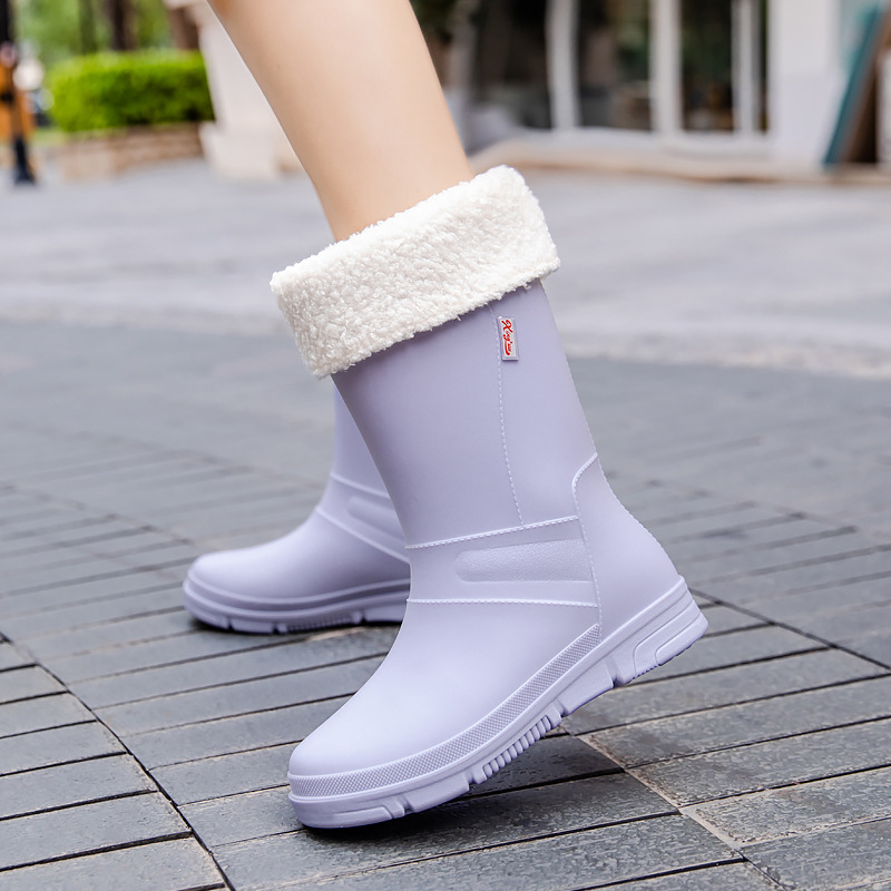 女式雨鞋实物图